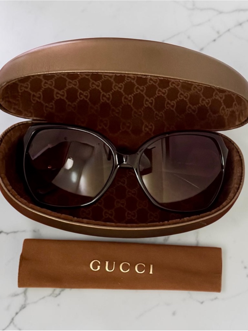NWOT Gucci Oversized Tortoise Sunglasses with Case